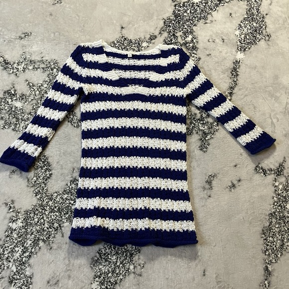 GAP Sweaters - Gap Sweater Knit Top Womens Size M Blue‎ White Stripe Beach Coastal Nautical
